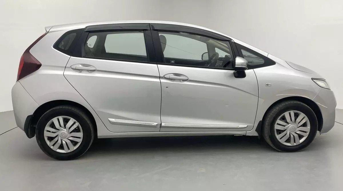 Second Hand Honda Jazz in 4 Lakh Budget with Loan and Money Back