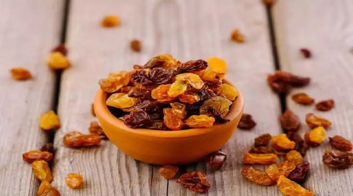 how to gain weight with consume raisins know how to use it for weight