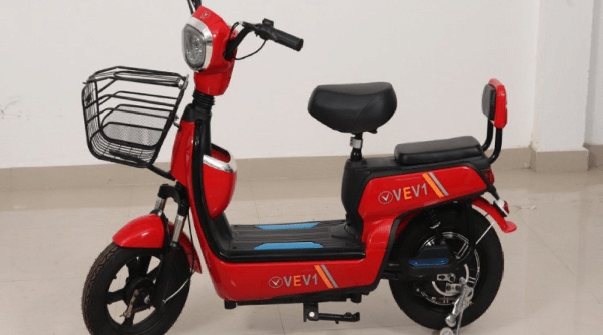 Velev Motors VEV 01 electric moped offers range of up to 80 km in