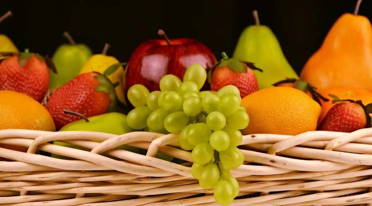 Should you eat fruits at night Know when to eat fruits and when to