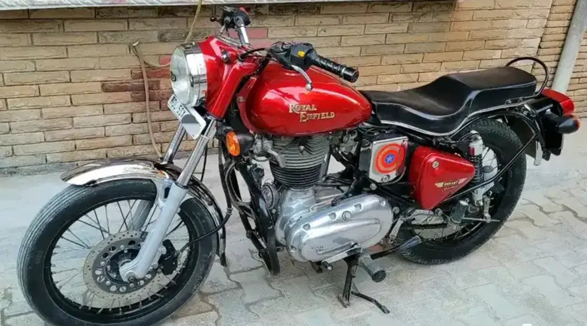 Second hand Royal Enfield Bullet 350 in 55000 read complete details of bike along with offer