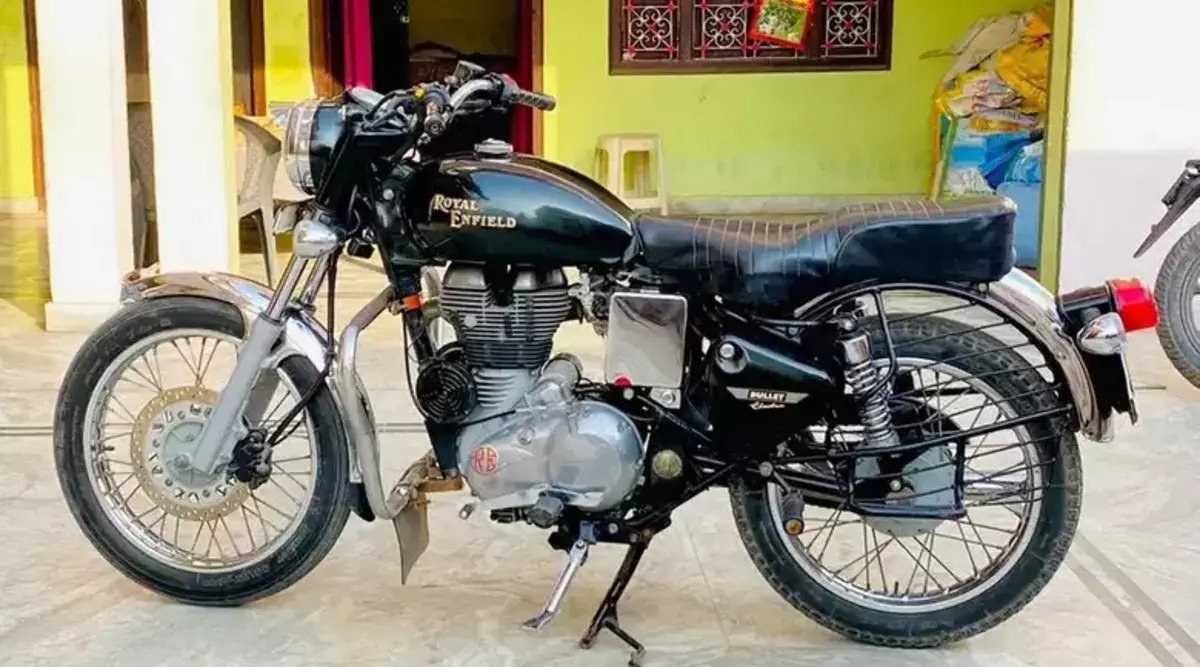 Second hand Royal Enfield Bullet 350 in 50 thousand read complete details of bike with offers