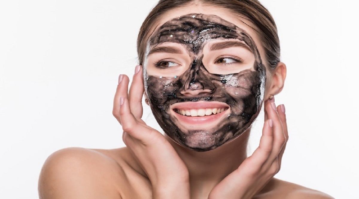 amazing skin benefits of charcoal mask, it can control acne and improve
