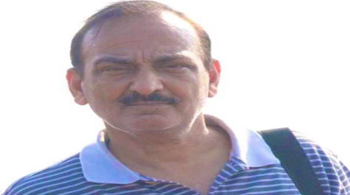 Elderly accountant Rakesh Jain resident of Vaishali near Delhi, was