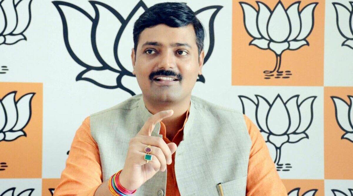 BJP leader Rakesh Tripathi attacked Akhilesh Yadav party SP took a jibe