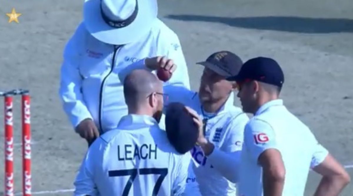 Joe root found a uniqye way to shine a ball with jack leach head during pakistan vs england test