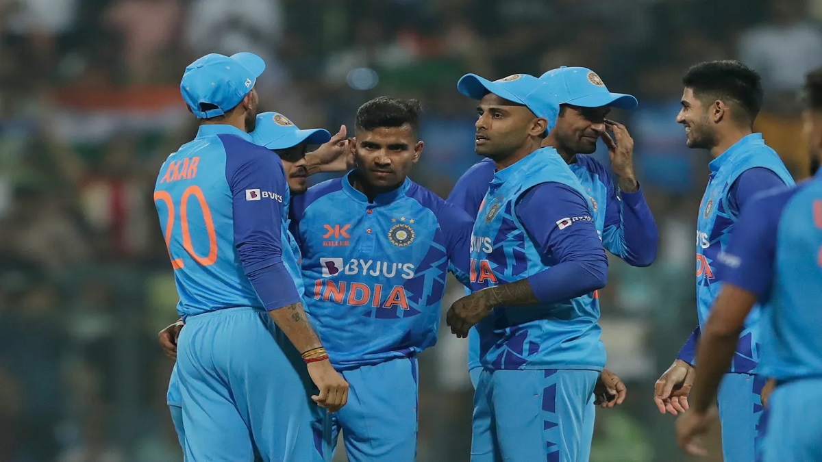 IND vs SL 1st T20 IND vs SL 1st T20 शिवम मावी ने डेब्यू पर श्रीलंका