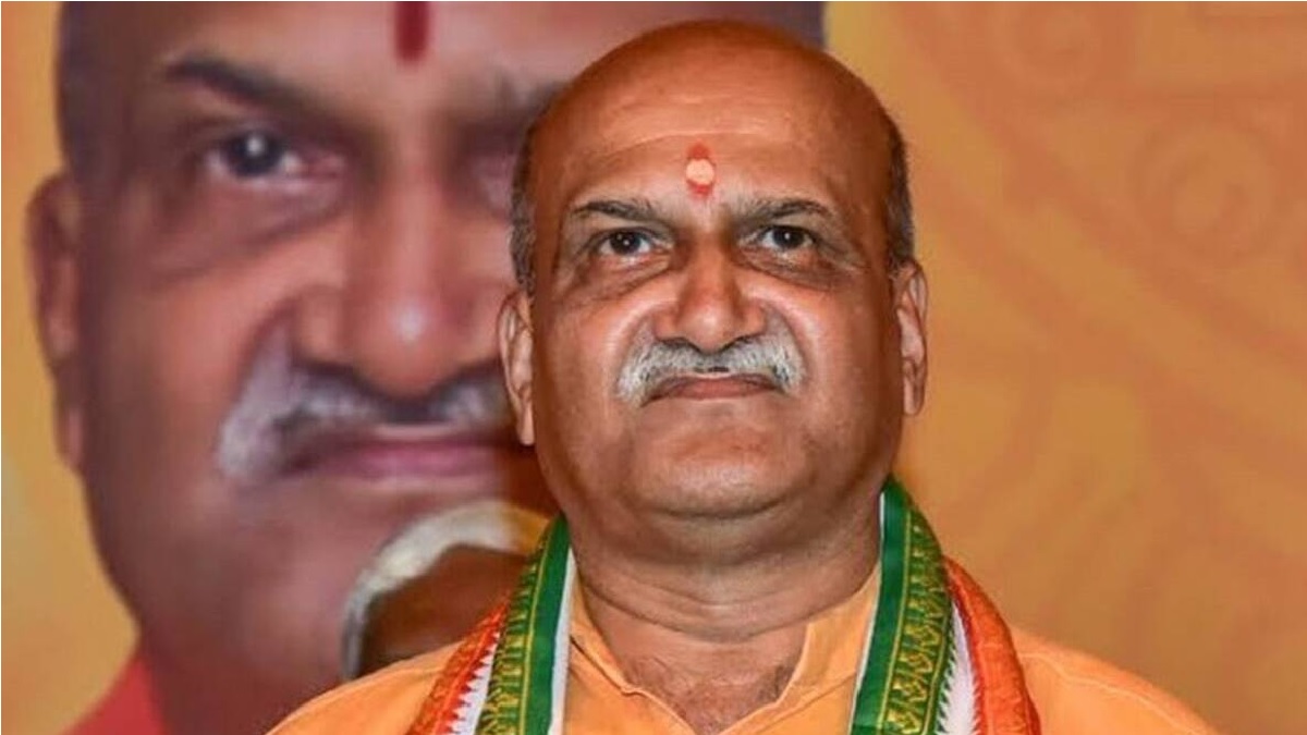 Pramod Muthalik says Trap 10 Muslim girls if you lose 1 Hindu Shri Ram Sena  Chief assures Hindu youth for security and job- "एक हिंदू लड़की के बदले 10  मुस्लिम लड़कियां फंसाओ,