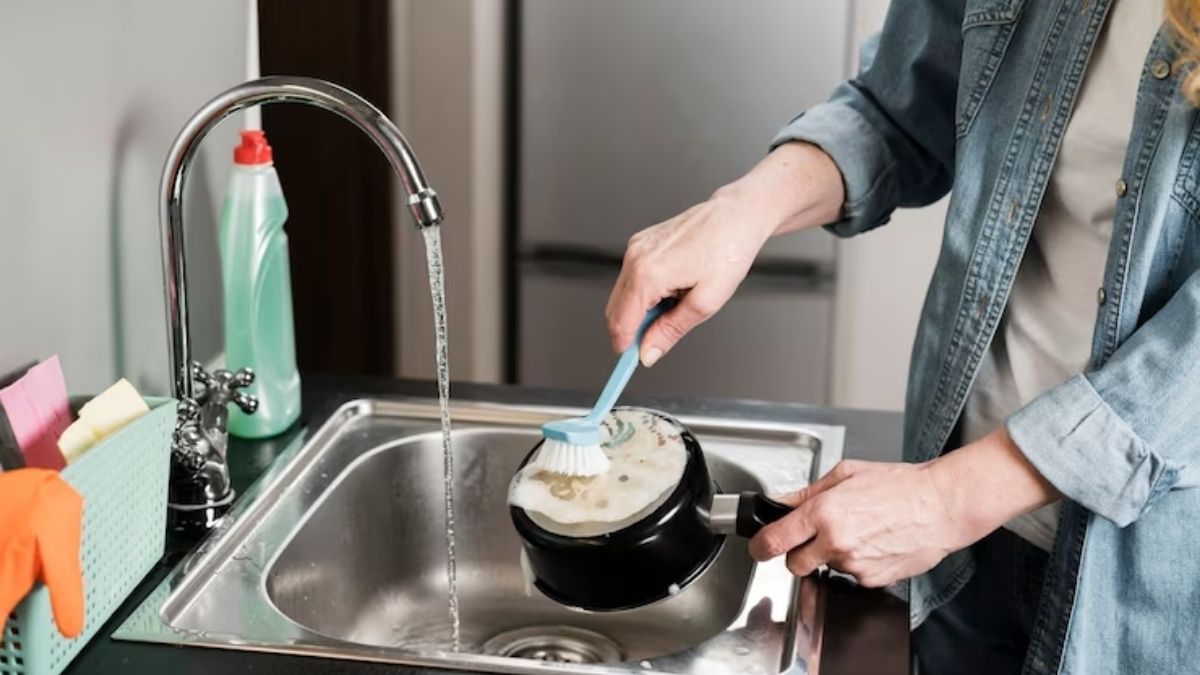 How to get rid of foul smell coming from house to kitchen in rainy