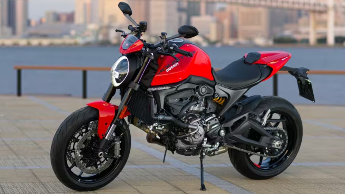 Ducati Year End Discount डुकाटी ने खोला डिस्काउंट का खजाना, मोटरसाइकिल