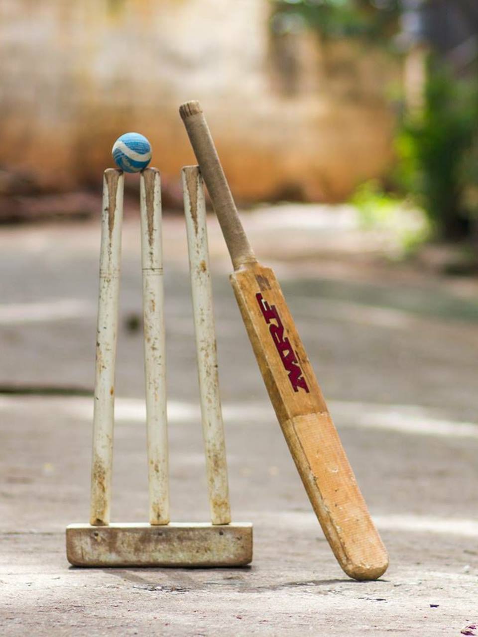 Gully Cricket Rules Try Ball one Tip One hand catch umpire six toss