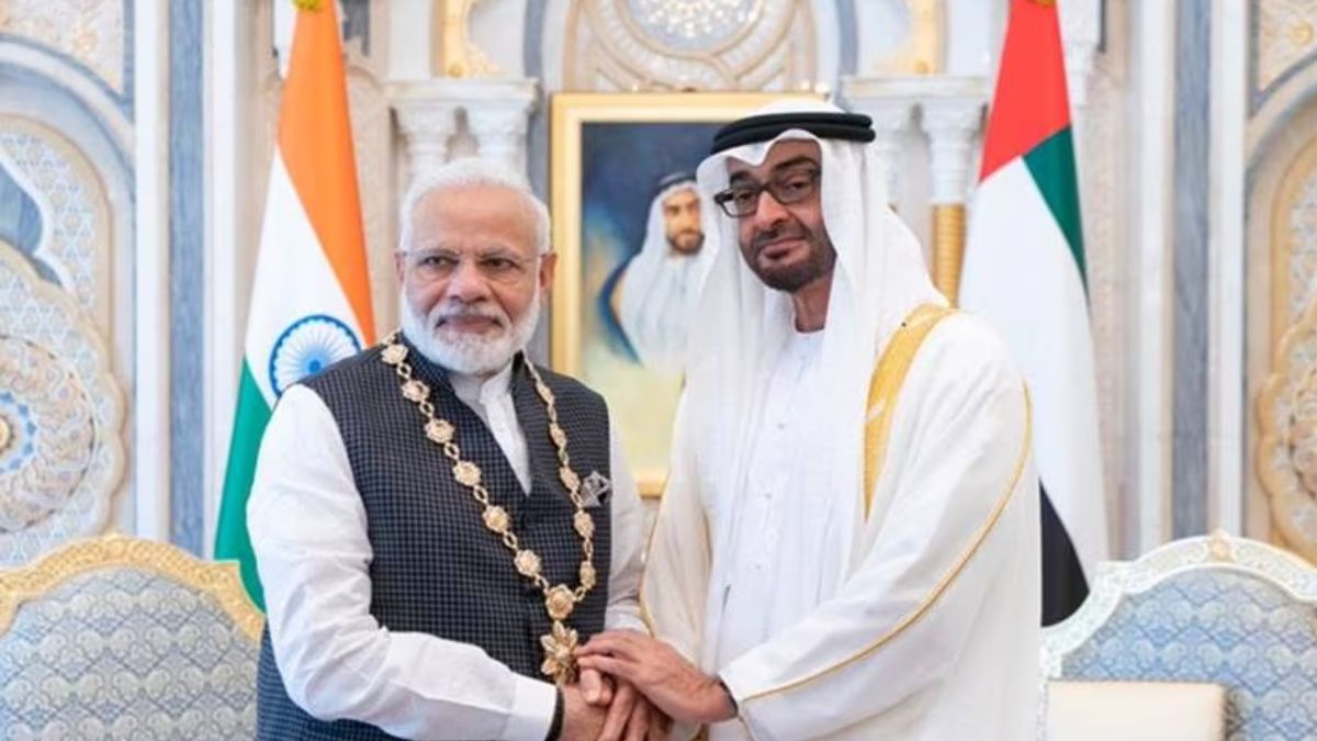 यूएई के राष्ट्रपति शेख मोहम्मद बिन जायद अल नाहयान के साथ भारत के प्रधानमंत्री नरेंद्र मोदी