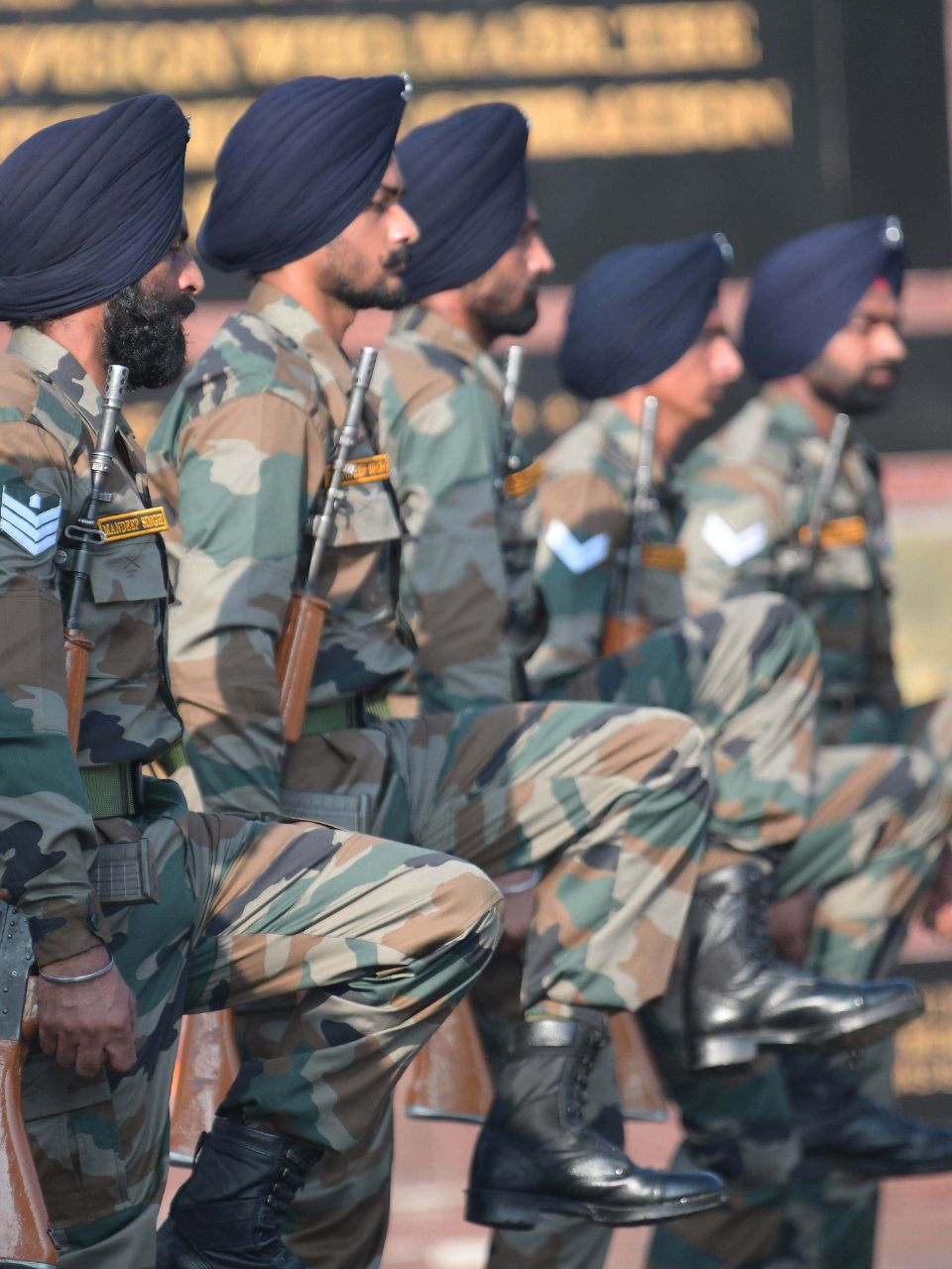 What is the full form of ARMY know the answer