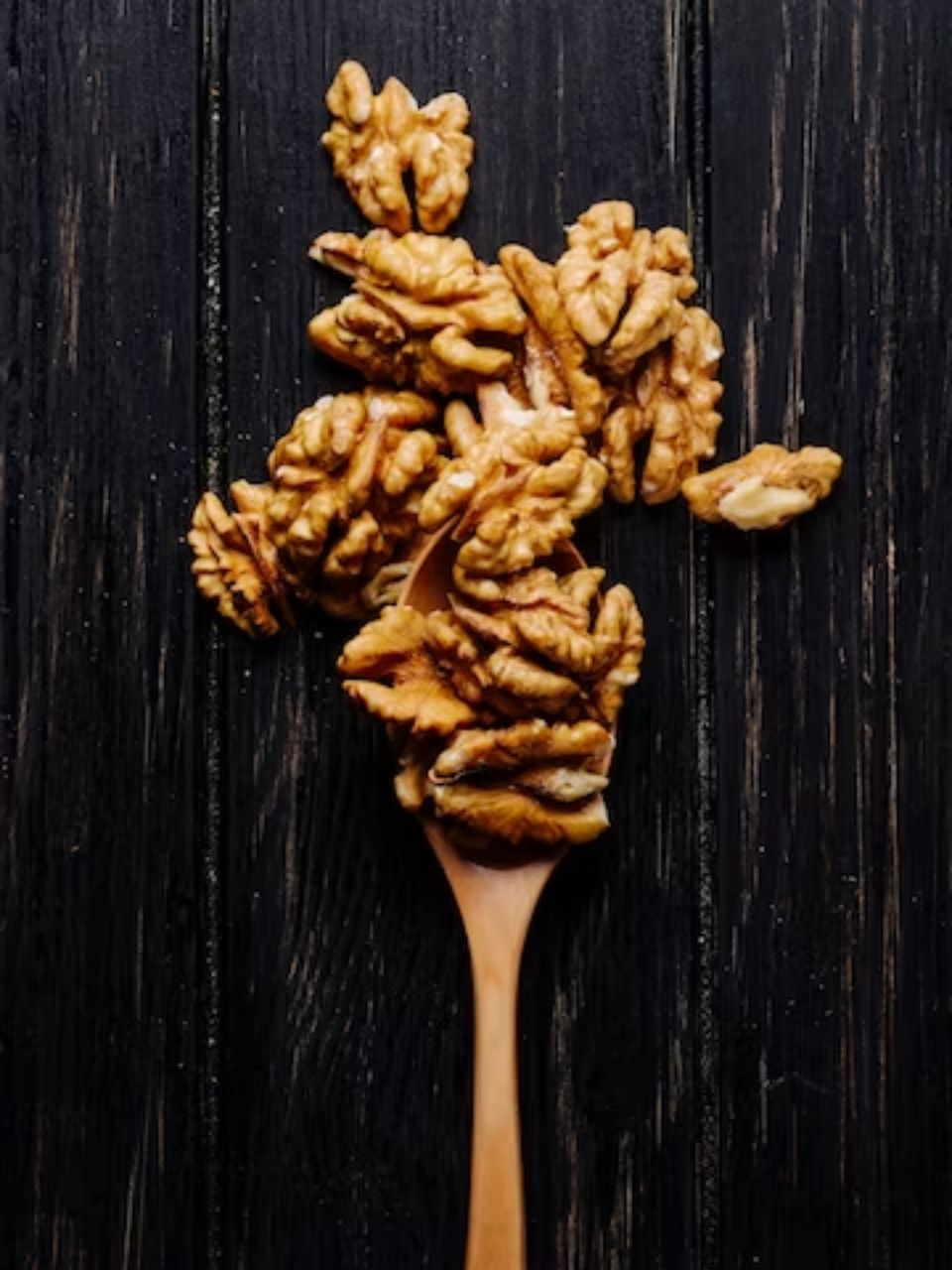 Empty stomach soaked walnuts benefits from weight loss to diabetes and indigestion