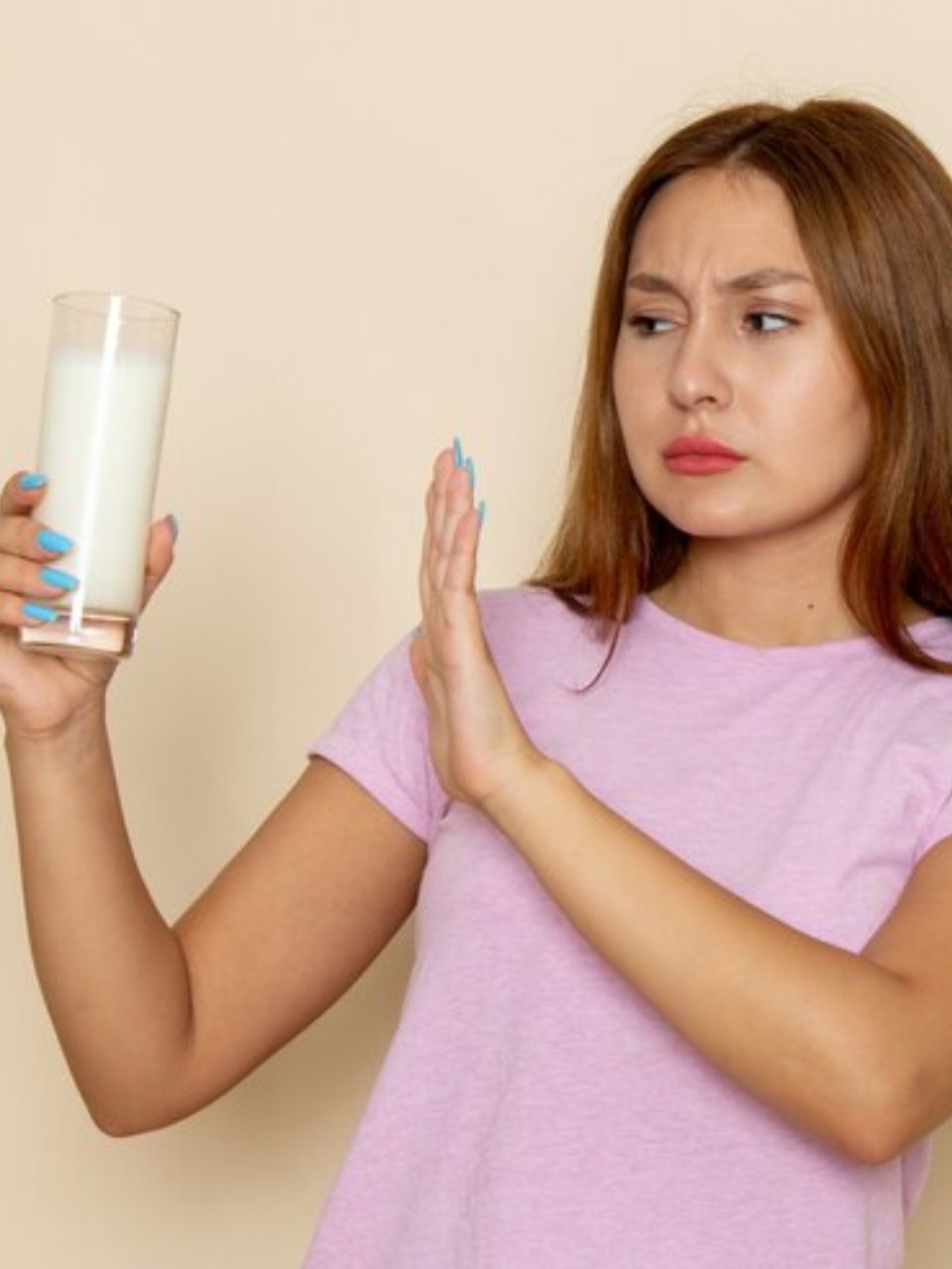 What is Lactose intolerance and its symptoms in hindi