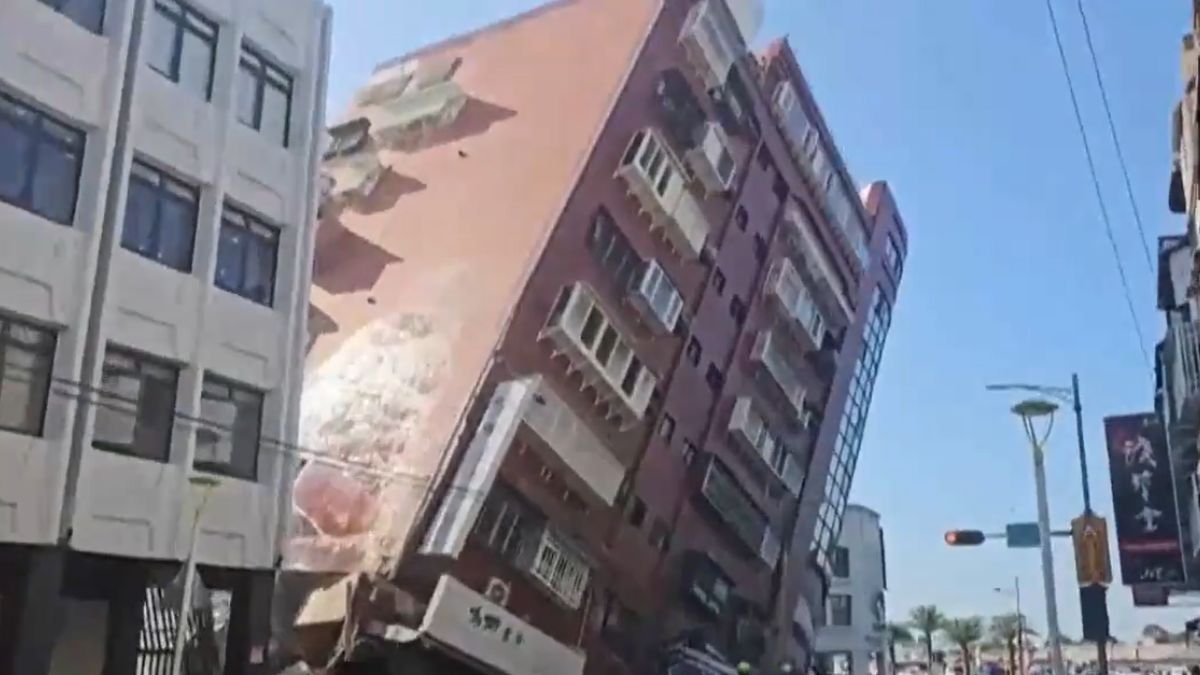 Taiwan Earthquake LIVE News in Hindi: Bhukamp in Taiwan -Taiwan Earthquake LIVE: ताइवान में 25 साल के बाद सबसे शक्तिशाली भूकंप, कई लोग इमारतों में फंसे, सुनामी का अलर्ट | Jansatta