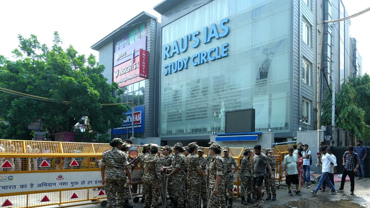 delhi rau ias coaching centre up aspirants complaint 3 times mcd remain