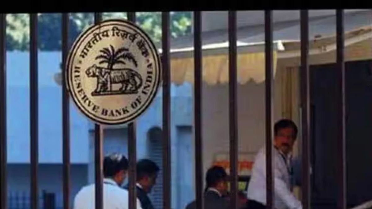 Bank holiday today Mahashivratri 2025 Are banks open or closed today in